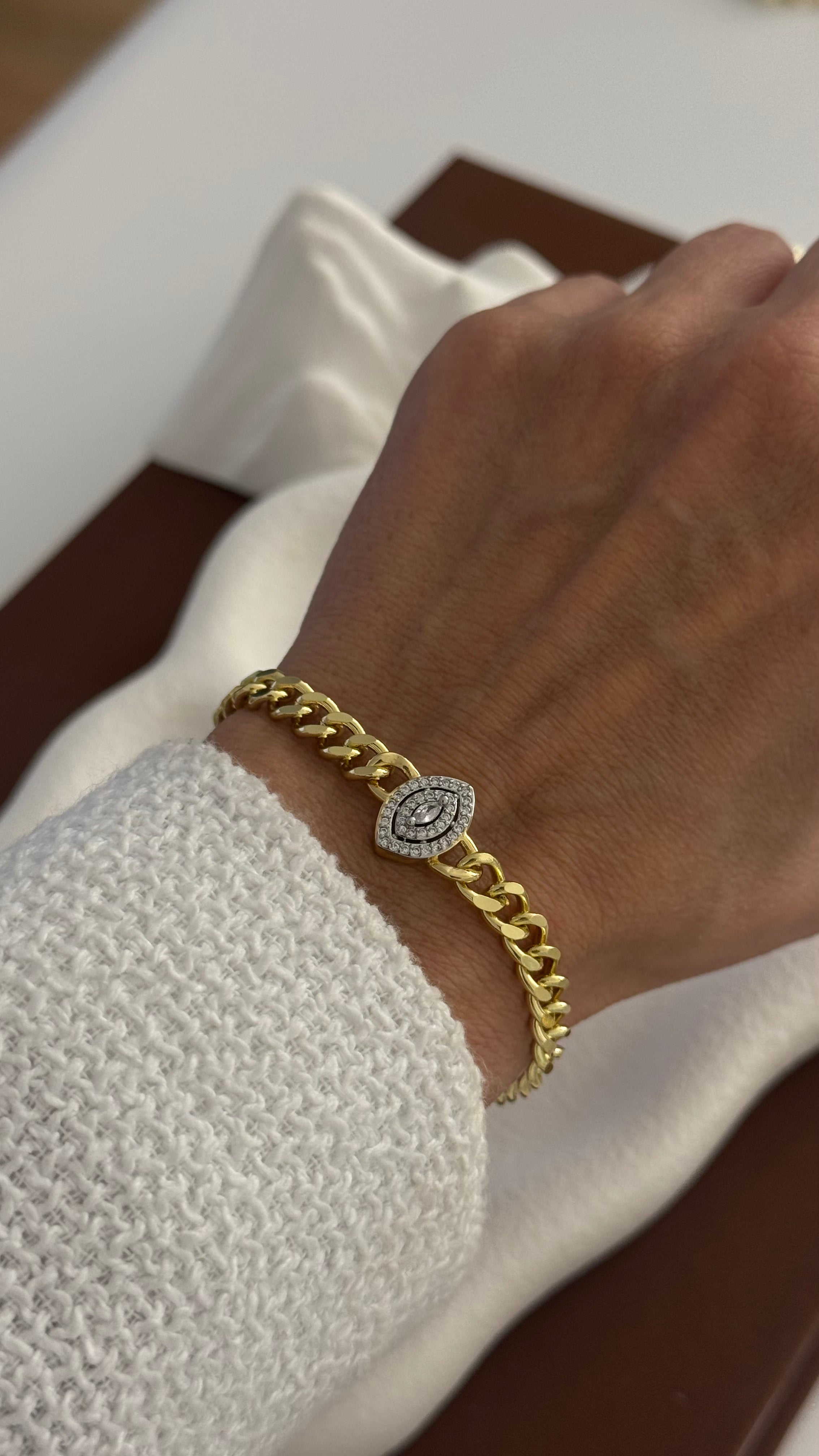 ʙʀᴀᴄᴇʟᴇᴛ - ɢᴏʟᴅ-ᴘʟᴀᴛᴇᴅ ʙʀᴀᴄᴇʟᴇᴛ ɢʟᴏᴡʏ ᴅᴇꜱɪɢɴ