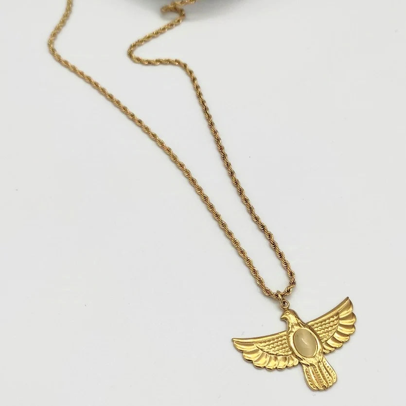 ᴇᴀɢʟᴇ ɴᴇᴄᴋʟᴀᴄᴇ