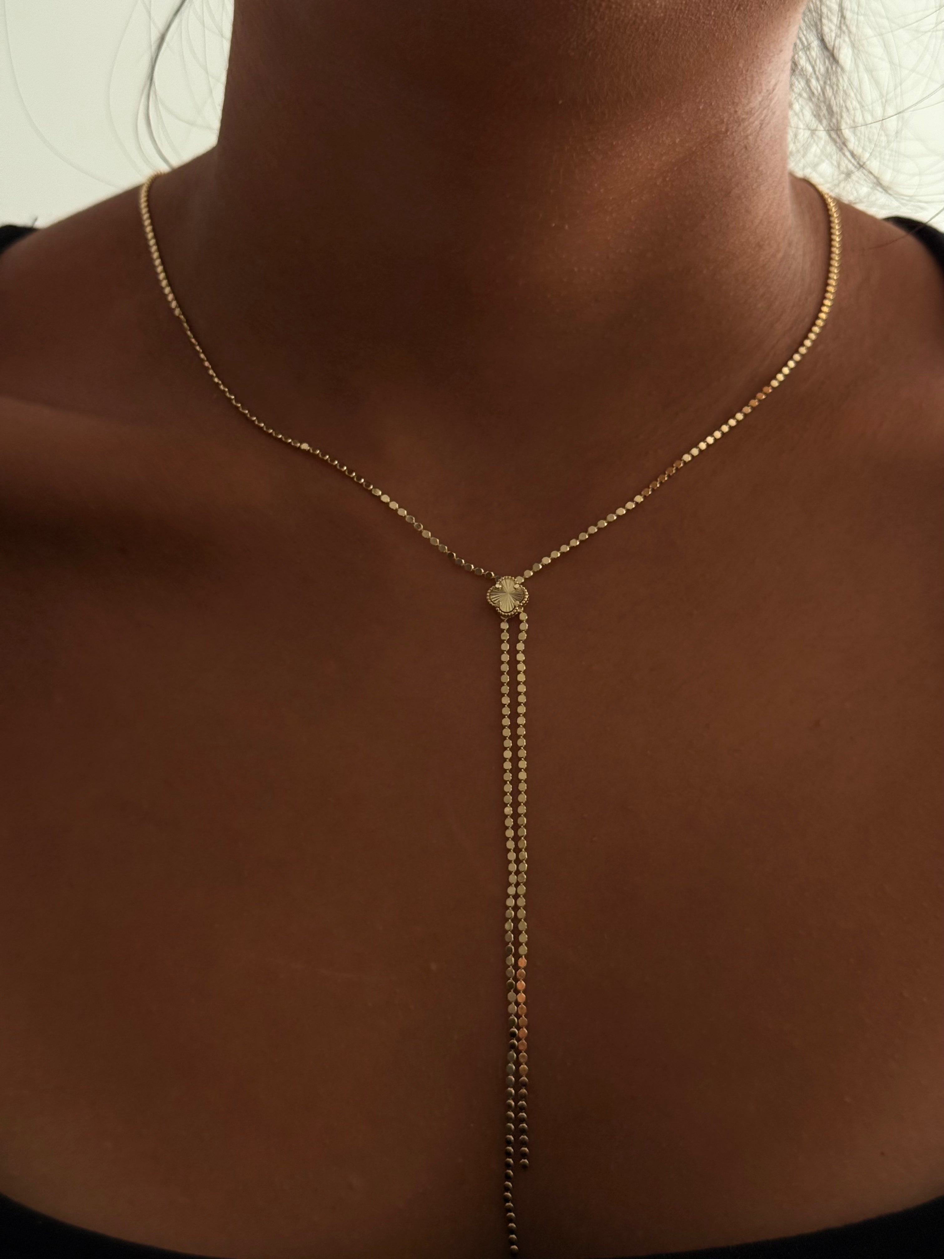 ᴄʟᴏᴠᴇʀ ʏ ɴᴇᴄᴋʟᴀᴄᴇ