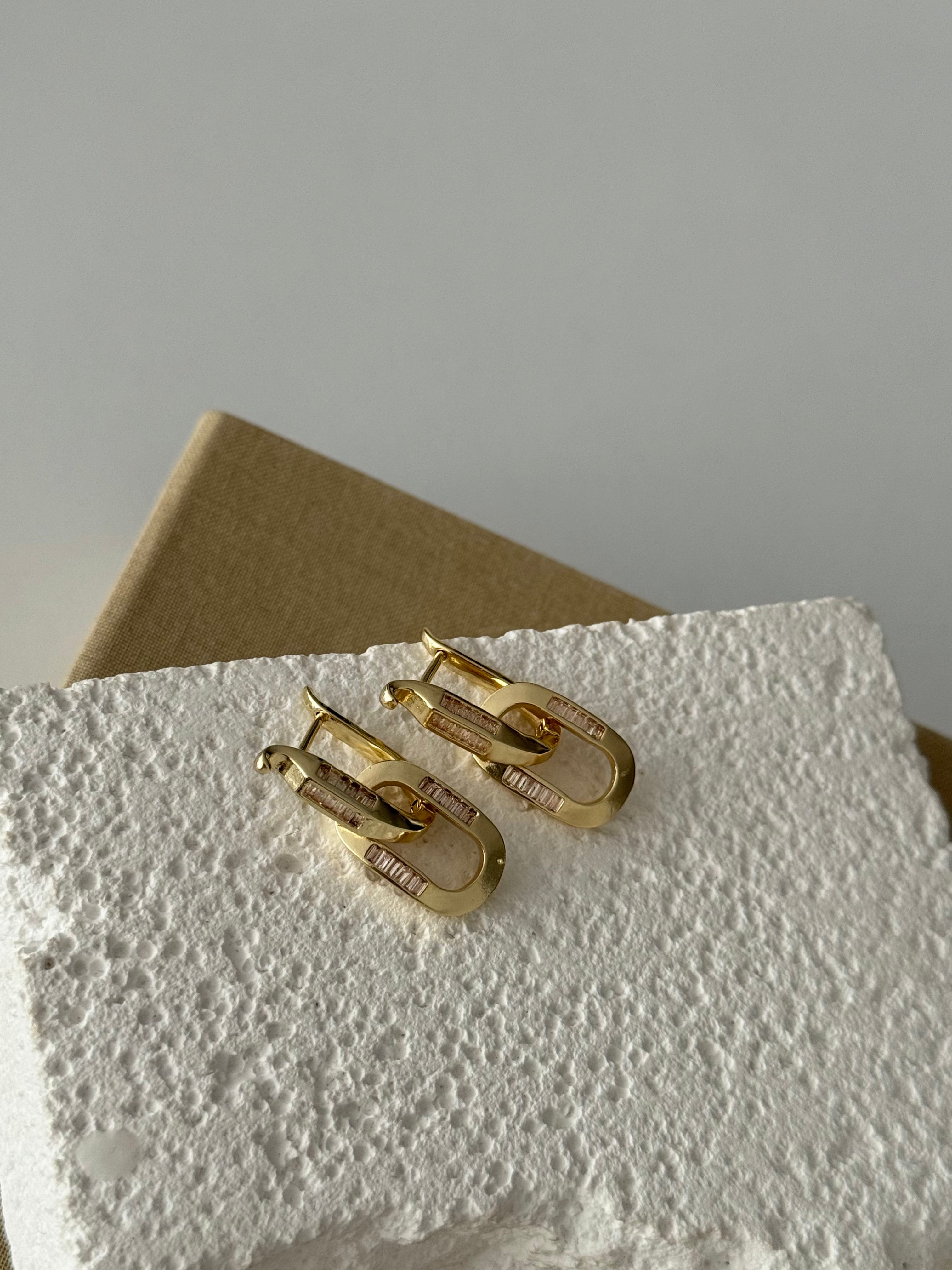 ʜᴏᴏᴋ ᴅᴇꜱɪɢɴ ᴇᴀʀʀɪɴɢꜱ