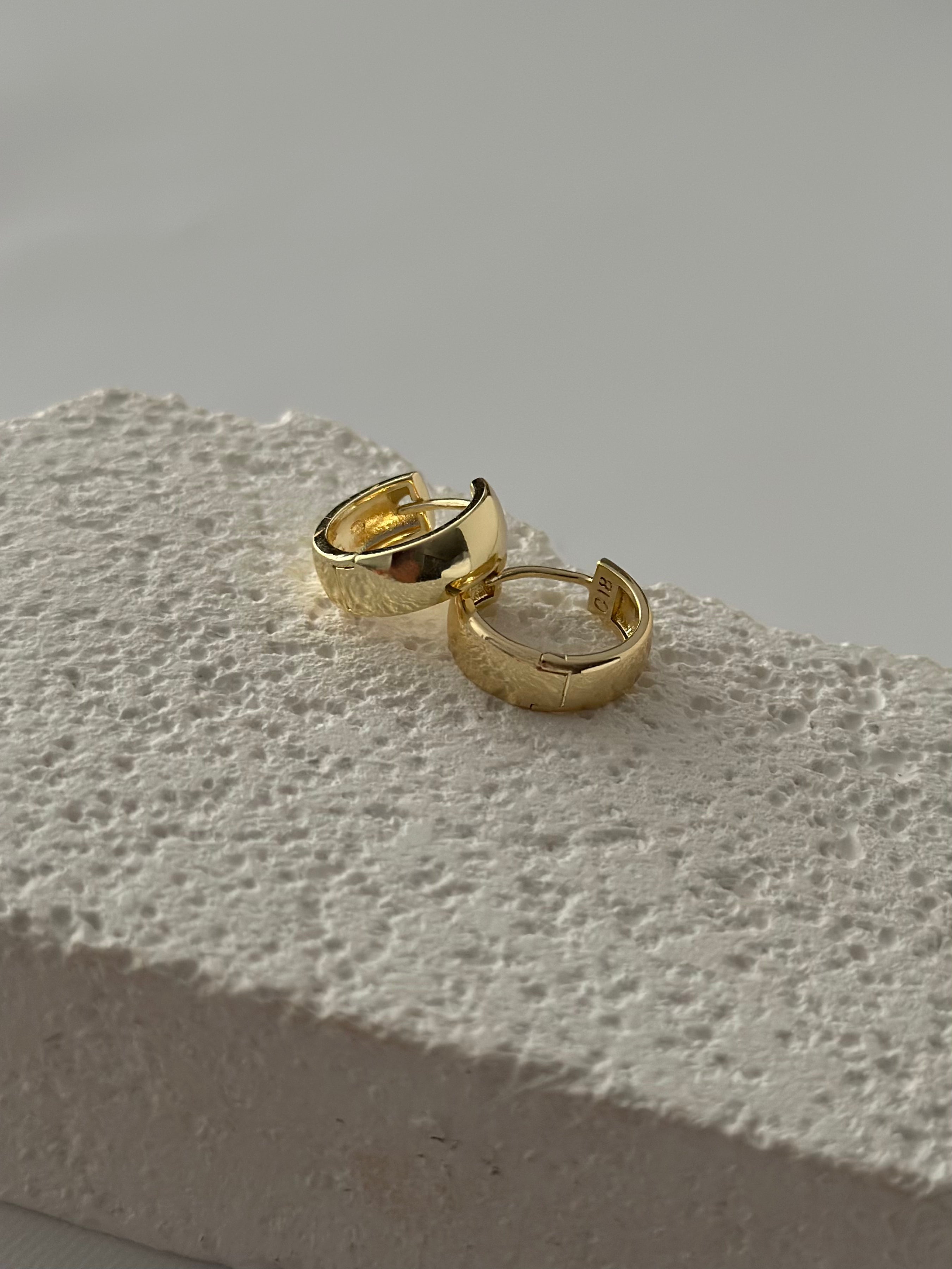 ᴄʟᴀꜱꜱɪᴄ ꜱɪᴍᴘʟᴇ ᴅᴇꜱɪɢɴ ᴇᴀʀʀɪɴɢꜱ