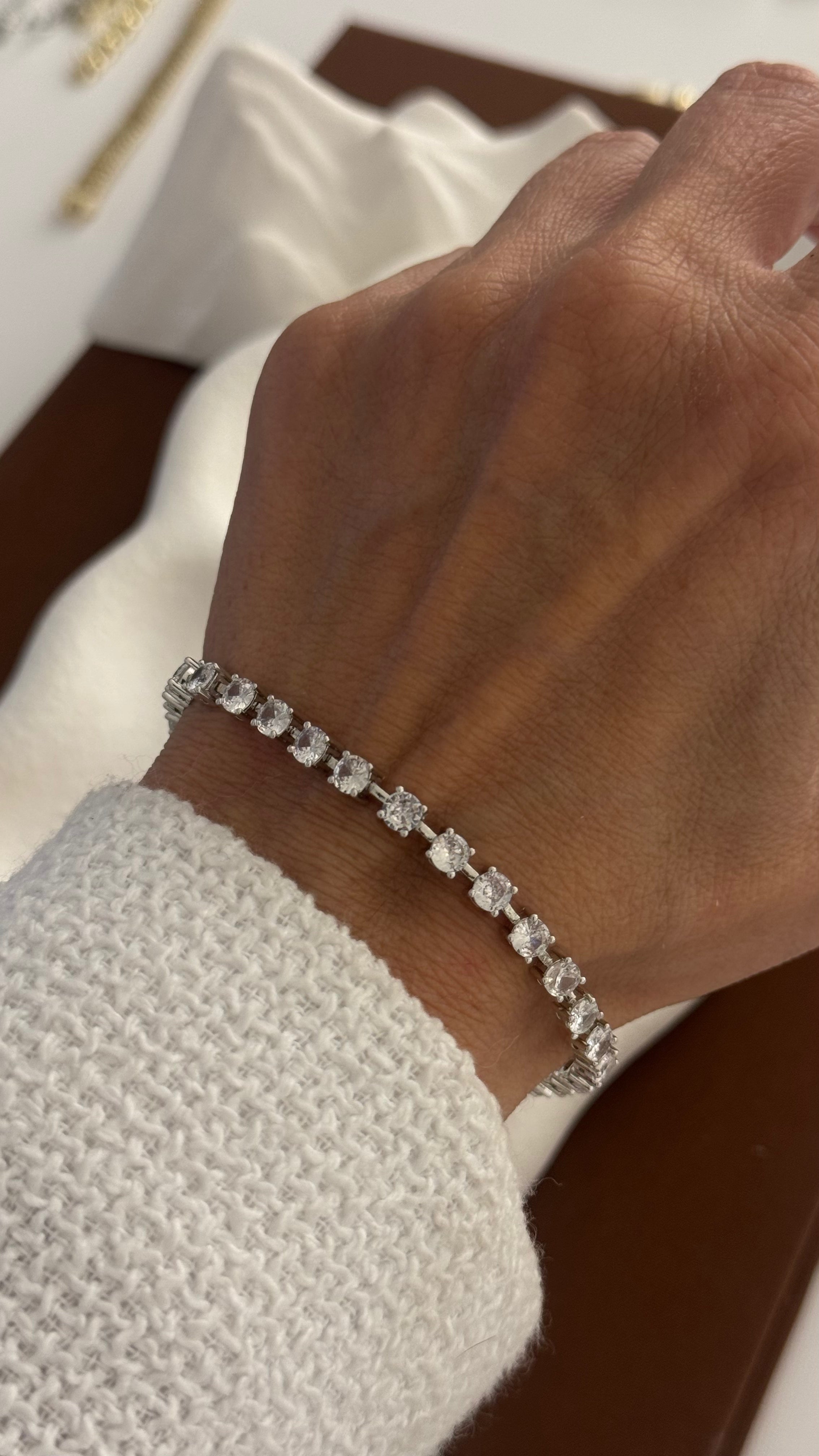 ᴄᴜꜱᴛᴏᴍ ᴅᴇꜱɪɢɴᴇᴅ ꜱᴘᴀʀᴋʟɪɴɢ ᴡᴀᴛᴇʀᴡᴀʏ ʙʀᴀᴄᴇʟᴇᴛ