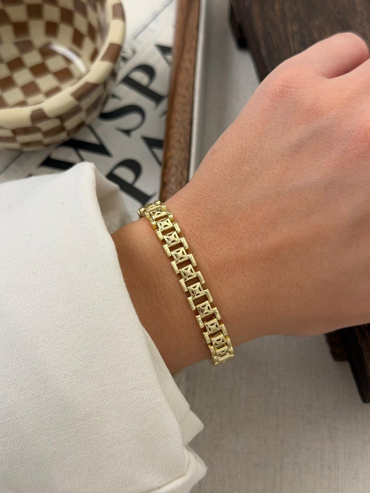 ꜱǫᴜᴀʀᴇ ꜱᴛᴇᴇʟ ʙʀᴀᴄᴇʟᴇᴛ ᴡɪᴛʜ ᴢɪʀᴄᴏɴ ꜱᴛᴏɴᴇꜱ – ɢᴏʟᴅ ᴘʟᴀᴛᴇᴅ