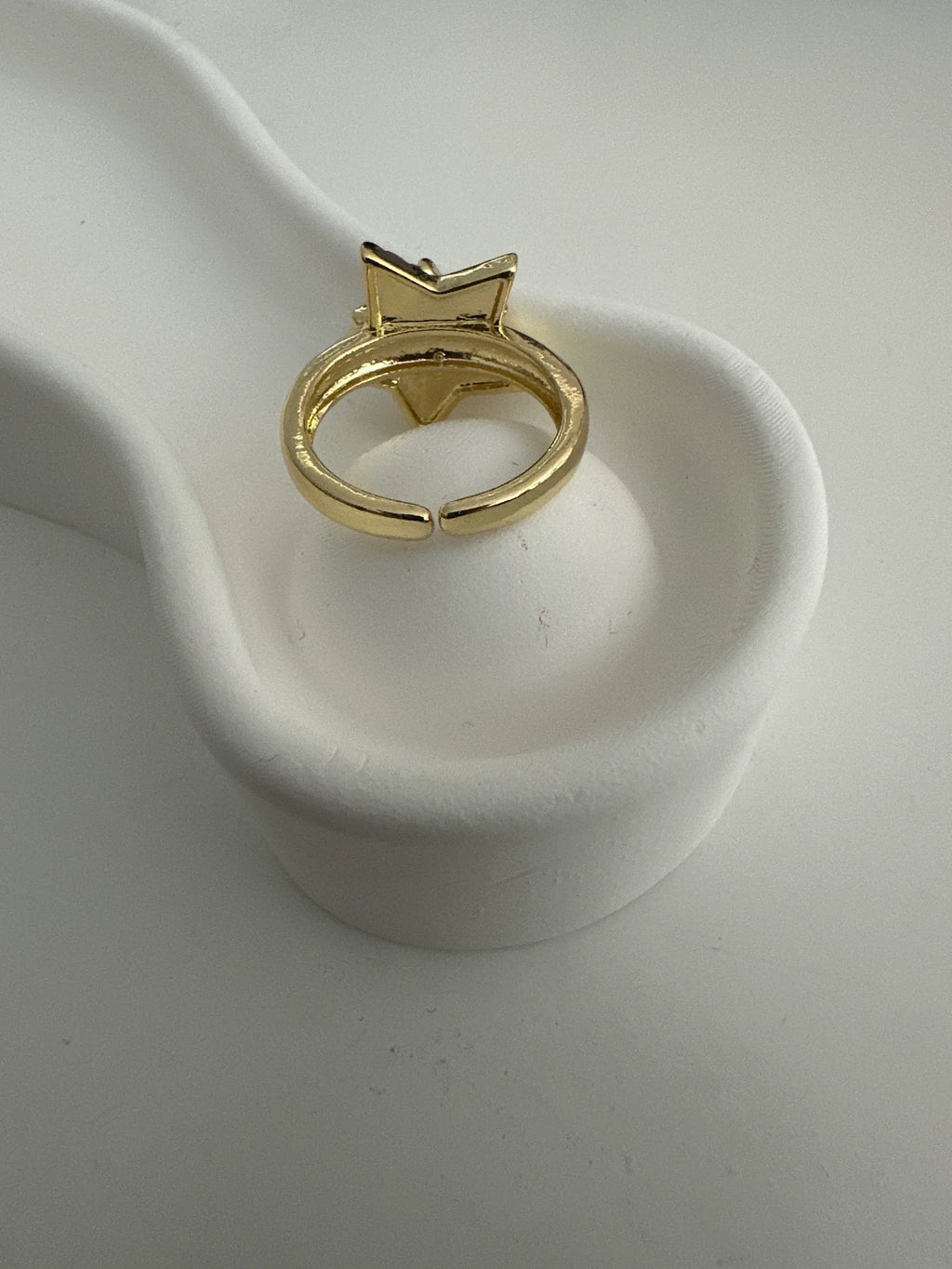 ʙʀᴀꜱꜱ ꜱᴛᴀʀ ᴍᴏᴅᴇʟ ᴡᴏᴍᴇɴ'ꜱ ʀɪɴɢ ᴡɪᴛʜ ᴢɪʀᴄᴏɴ ꜱᴛᴏɴᴇꜱ, ɢᴏʟᴅ ᴀɴᴅ ꜱɪʟᴠᴇʀ ᴄᴏʟᴏʀꜱ